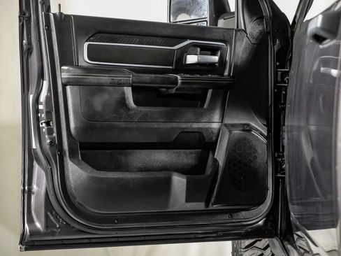 Used 2025 RAM 2500 Big Horn AWD/4WD image 33