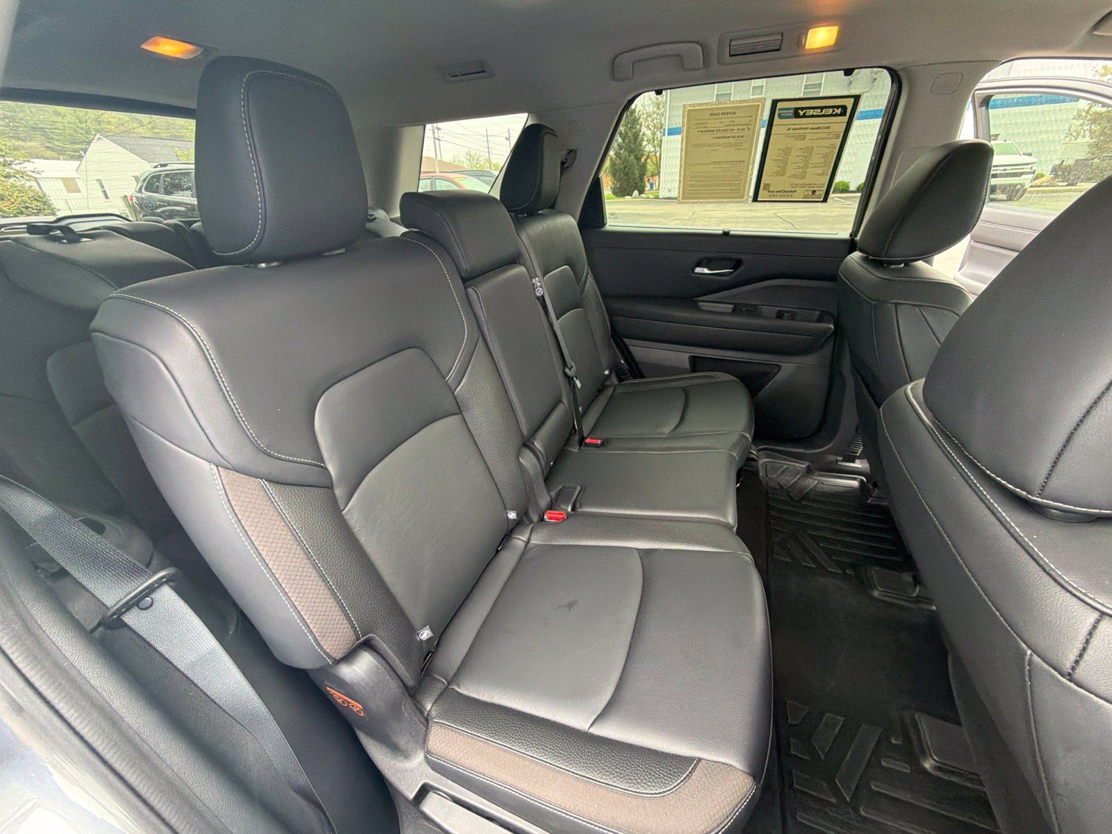 Used 2022 Nissan Pathfinder SL AWD/4WD image 29