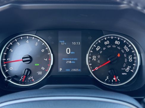 Used 2022 Toyota RAV4 XLE Premium image 23