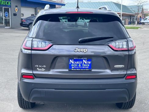 Used 2021 Jeep Cherokee Latitude Plus AWD/4WD image 5