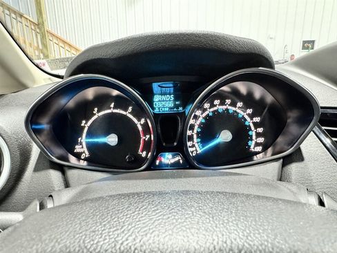 Used 2014 Ford Fiesta SE w/ Equipment Group 201B image 10
