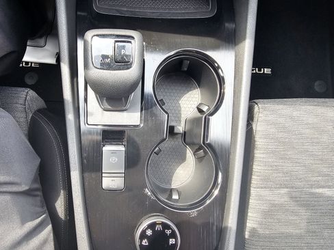 Used 2023 Nissan Rogue SV image 25