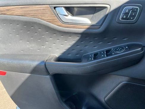 Used 2020 Ford Escape Titanium w/ Titanium Premium Package 2.0 AWD/4WD image 11