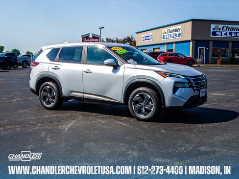 Used 2025 Nissan Rogue SV FWD image 1