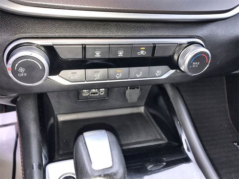 Used 2023 Nissan Altima 2.5 SR image 17