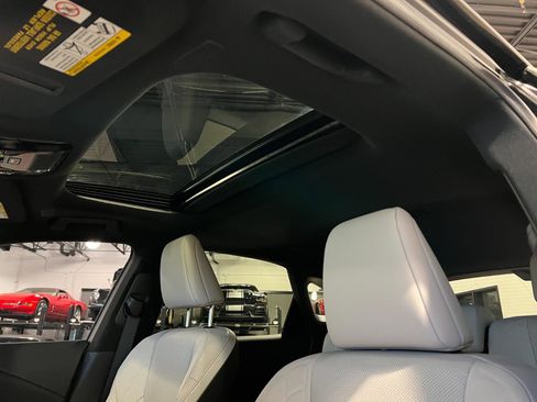 Used 2023 Lexus RX 350h image 24