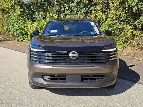 New 2026 Nissan Kicks SV w/ SV Premium Package image 2