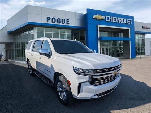 Used 2023 Chevrolet Suburban Premier image 1