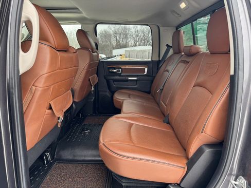 Used 2016 RAM 1500 Laramie Longhorn image 16