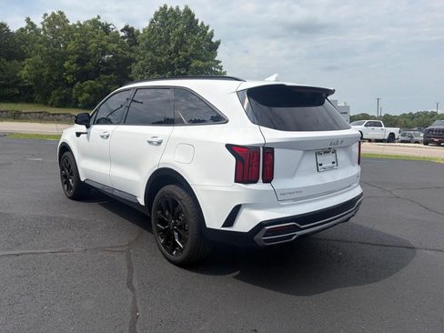 Used 2023 Kia Sorento SX AWD/4WD image 3