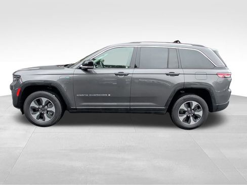 Used 2022 Jeep Grand Cherokee Limited 4xe image 2