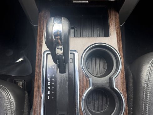 Used 2013 Ford F150 Lariat w/ Lariat Chrome Pkg AWD/4WD image 16