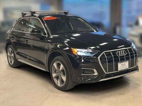 Used 2023 Audi Q5 2.0T Premium w/ Convenience Package image 3