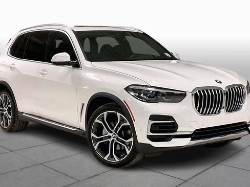 Used 2023 BMW X5 sDrive40i w/ Premium Package image 3