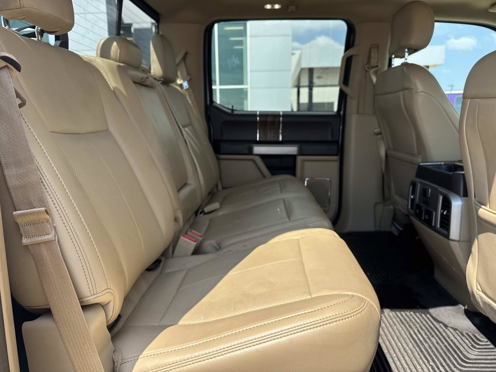 Used 2019 Ford F150 Lariat w/ Equipment Group 502A Luxury AWD/4WD image 9