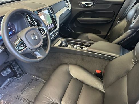 Certified 2025 Volvo XC60 B5 Plus AWD/4WD image 11