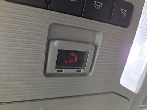 Used 2025 Toyota RAV4 XLE AWD/4WD image 27