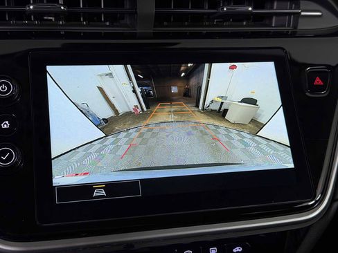 Used 2023 Chevrolet Bolt EUV LT w/ Convenience Package FWD image 28