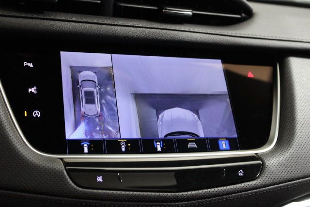 Used 2025 Cadillac XT5 Premium Luxury w/ Technology Package AWD/4WD image 17