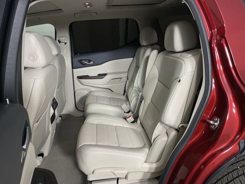 Used 2023 GMC Acadia Denali w/ Denali Ultimate Package image 25