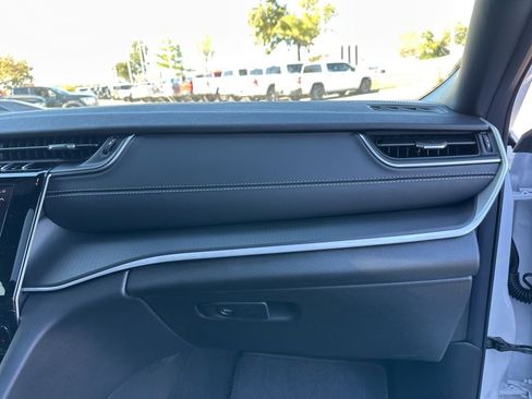 New 2025 Jeep Grand Cherokee Altitude AWD/4WD image 56