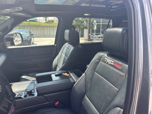 Used 2025 Toyota Sequoia TRD Pro AWD/4WD image 33