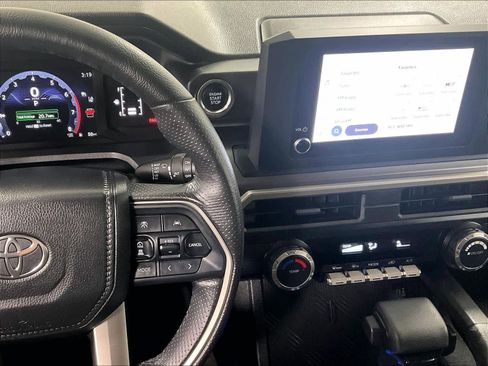 Used 2025 Toyota 4Runner SR5 image 19