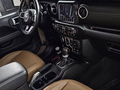 Used 2020 Jeep Gladiator Overland w/ Popular Equipment Package image 34