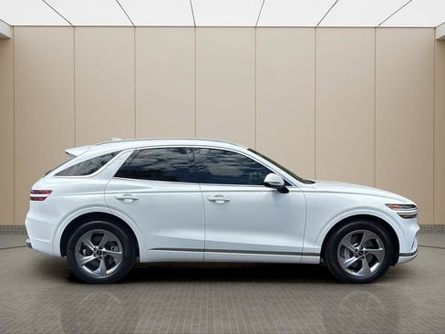 Certified 2026 Genesis GV70 2.5T Advanced AWD/4WD image 6
