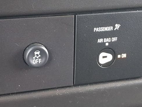 Used 2025 Chevrolet Express 2500 w/ Driver Convenience Package RWD image 17