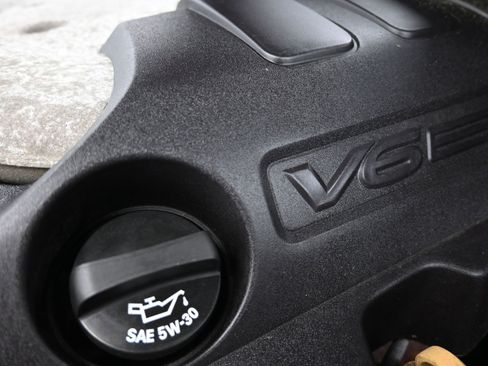 Used 2009 Pontiac G8 image 30