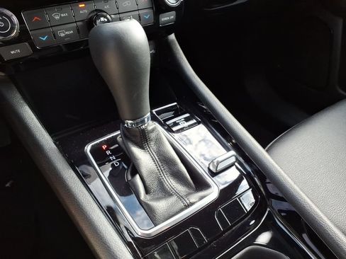 Certified 2024 Jeep Compass Limited AWD/4WD image 16