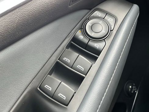Used 2024 Buick Enclave Premium AWD/4WD image 12