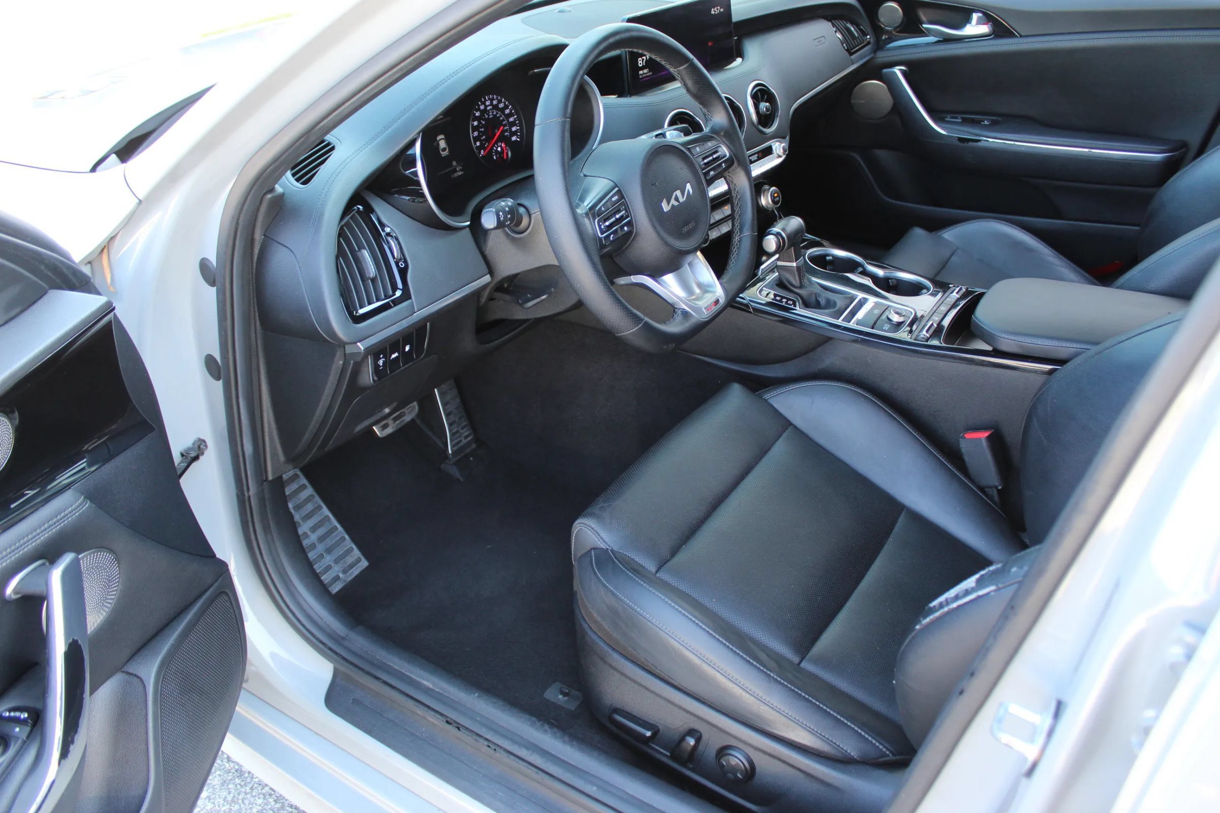 Used 2022 Kia Stinger GT-Line w/ Sun & Sound Package AWD/4WD image 11