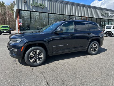 Used 2023 Jeep Grand Cherokee 4WD 4xe w/ Luxury Tech Group II image 8