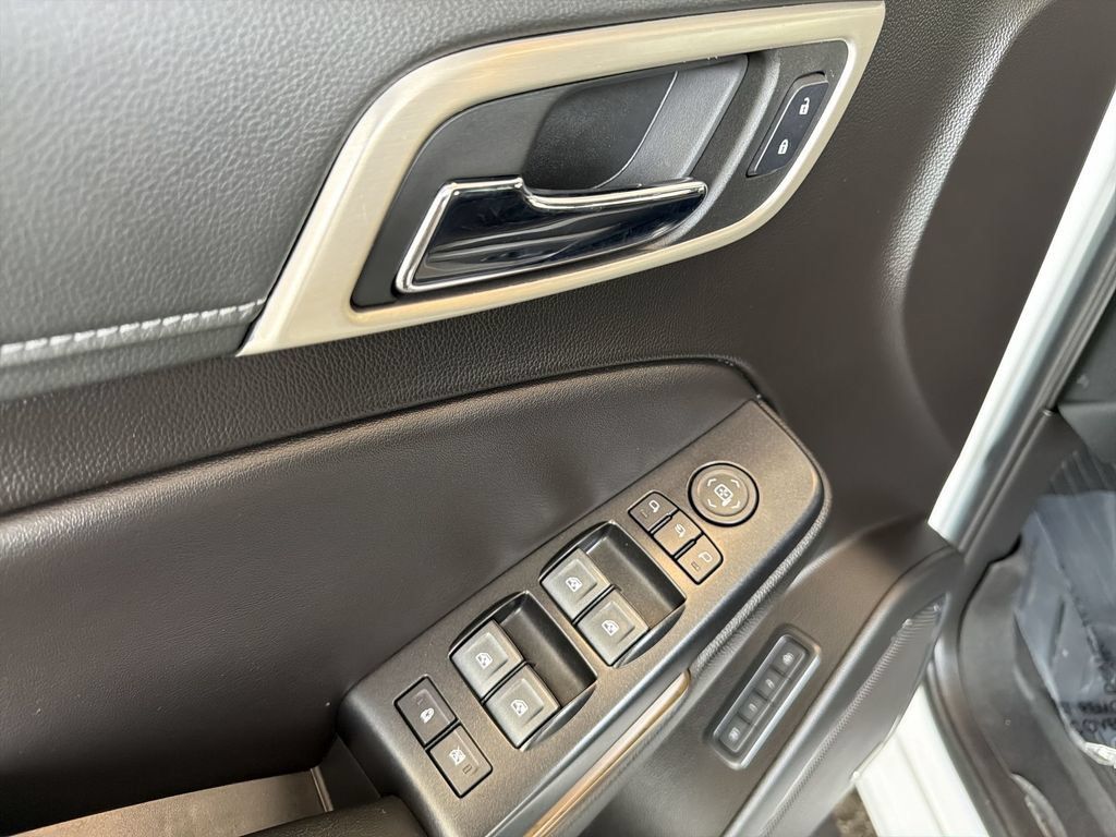 Certified 2020 GMC Yukon Denali w/ Denali Ultimate Package AWD/4WD image 25