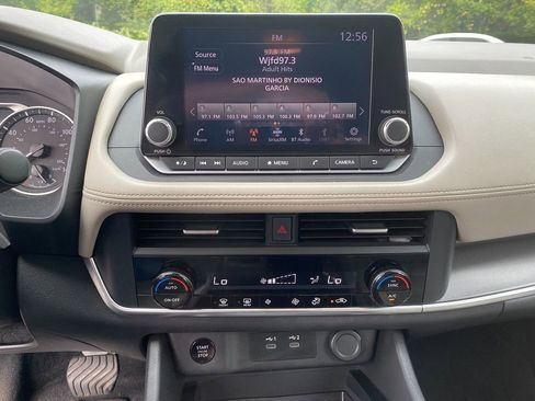 Used 2024 Nissan Rogue SV image 20