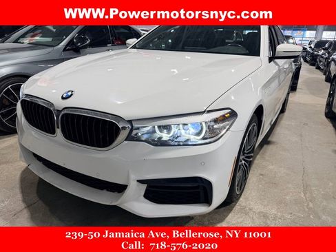 Used 2020 BMW 530e w/ M Sport Package image 1