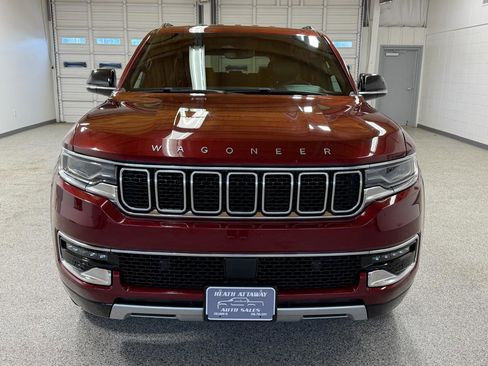 Used 2024 Jeep Wagoneer L Series II w/ Flexible Seating Group RWD image 7
