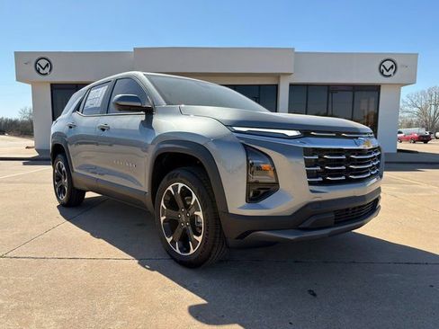 New 2026 Chevrolet Equinox LT w/ Convenience Package II image 3