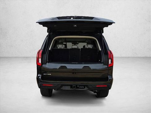 Used 2025 Ford Expedition Active RWD image 8