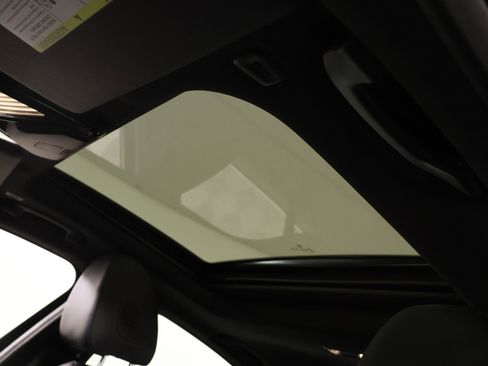 Used 2024 BMW 330i Sedan image 15