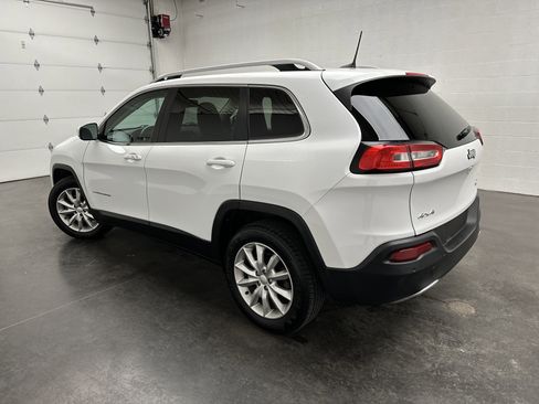 Used 2018 Jeep Cherokee Limited image 6