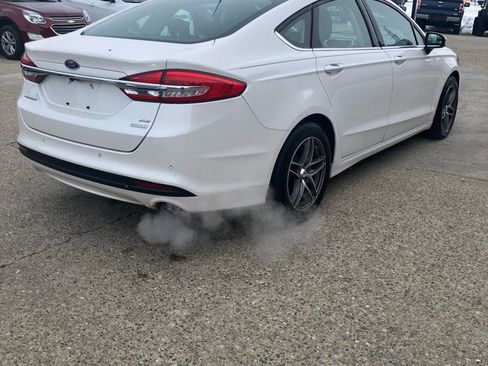 Used 2017 Ford Fusion SE w/ Fusion SE Technology Package image 4