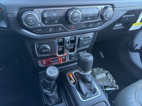 New 2026 Jeep Gladiator Mojave w/ Safety Group image 15