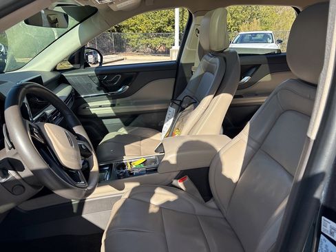 Used 2022 Lincoln Corsair Reserve w/ Equipment Group 201A image 15