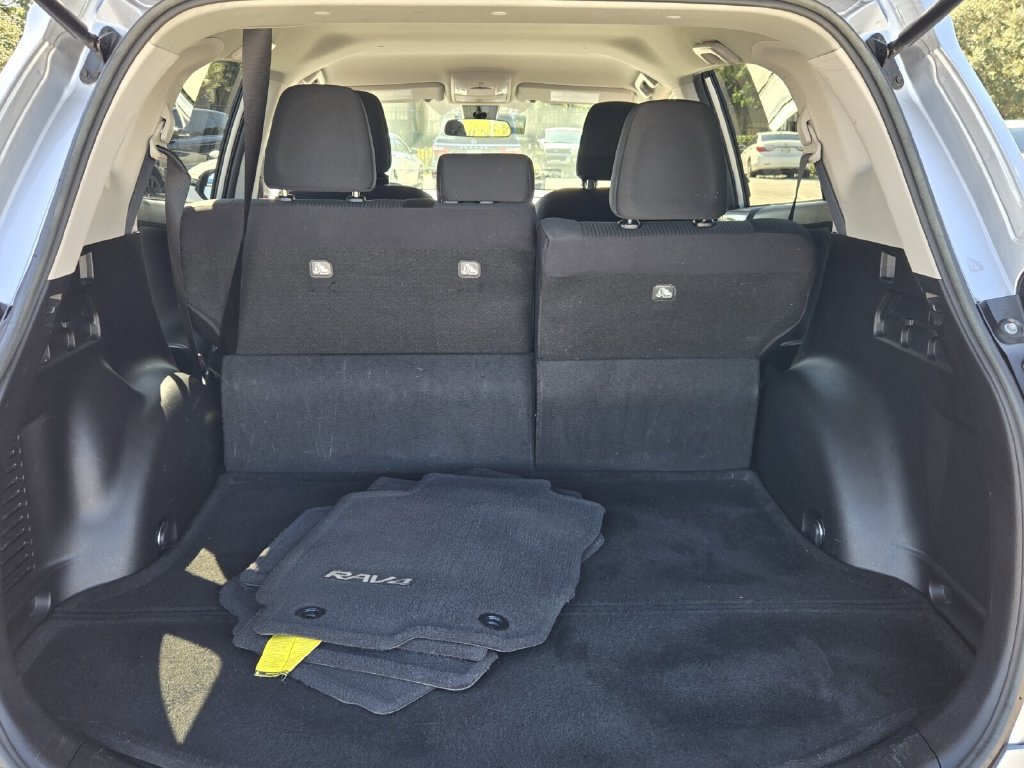 Used 2017 Toyota RAV4 LE FWD image 14