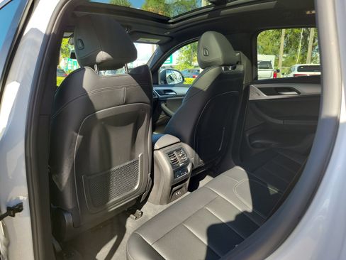 Used 2025 BMW X4 xDrive30i image 16