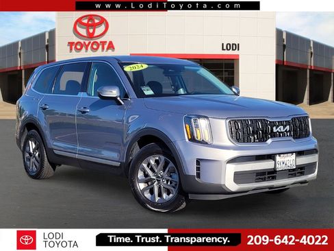 Used 2024 Kia Telluride LX FWD image 1