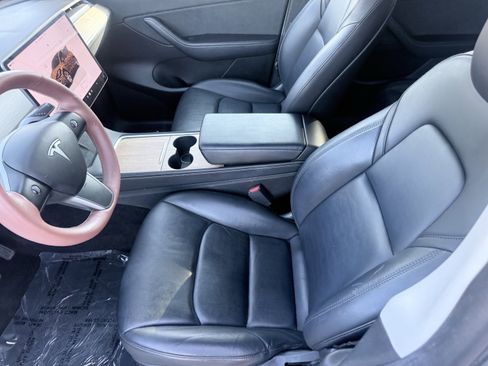 Used 2022 Tesla Model Y Long Range image 30